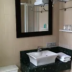 Ξενοδοχείο Colon 2*