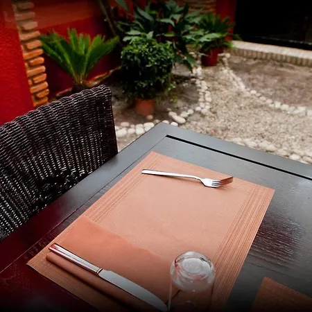 Colon Готель 2*