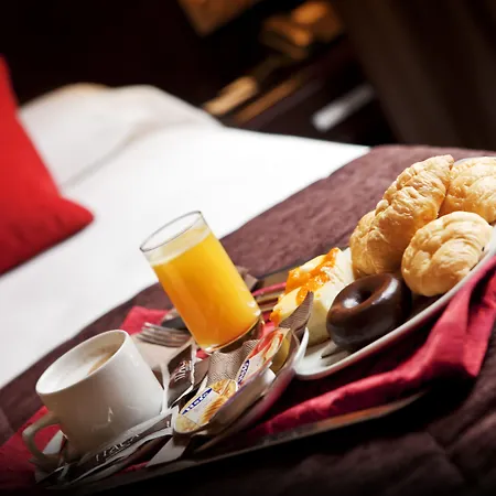 Готель Colon 2*