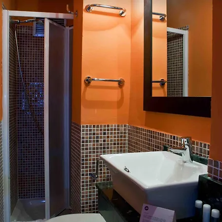 Colon Готель 2*